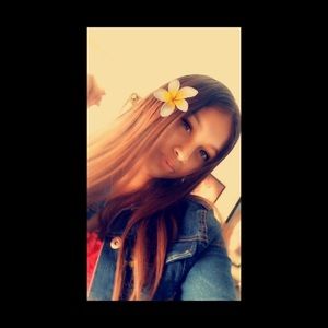 Meet your Posher, Esmeralda